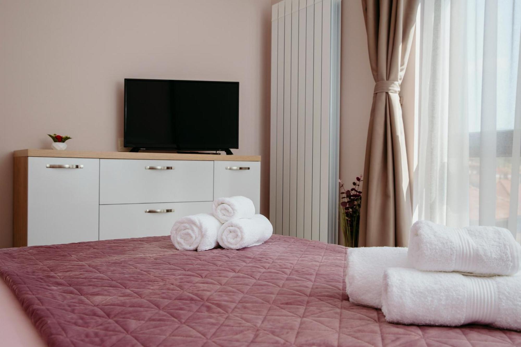 Rose Valley Apartment 卡赞勒克 外观 照片